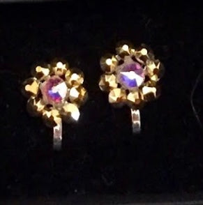 Aurum Juvenile Flower Earrings